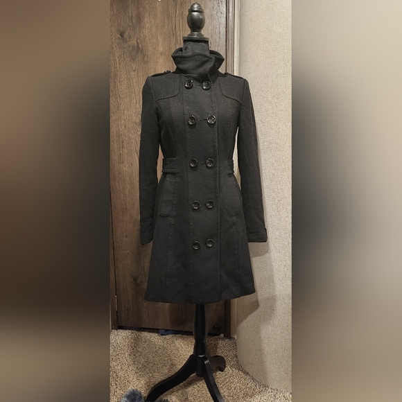 Elegant Pea Trench Coat - Picture 2 of 8